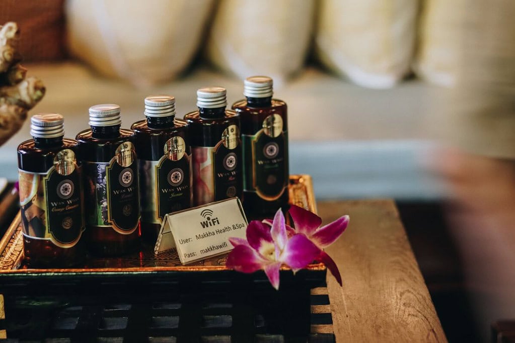 product from makkha spa body oil massage by wanwaan