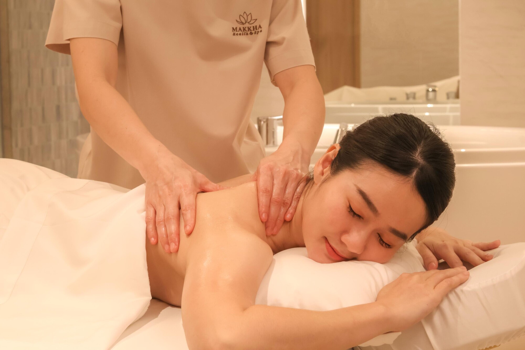 Thai massage uses the fingers to break up trigger points