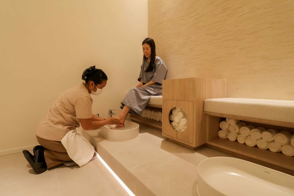 makkha-spa foot-spa pedicure massage-therapist