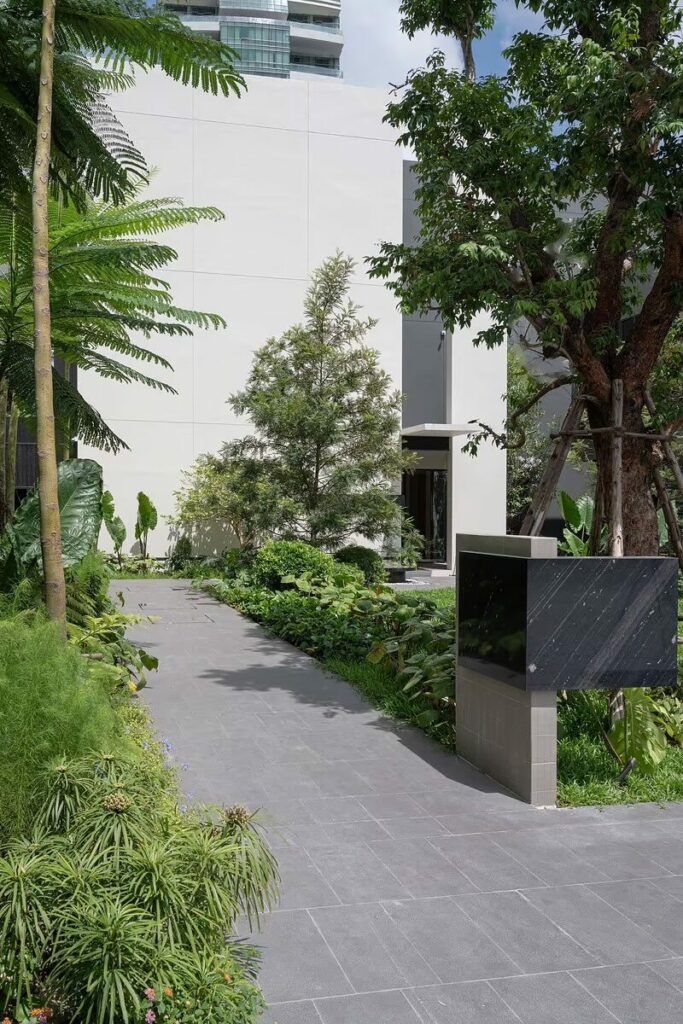 makkha-spa landscape-architecture modern-garden paved-walkway