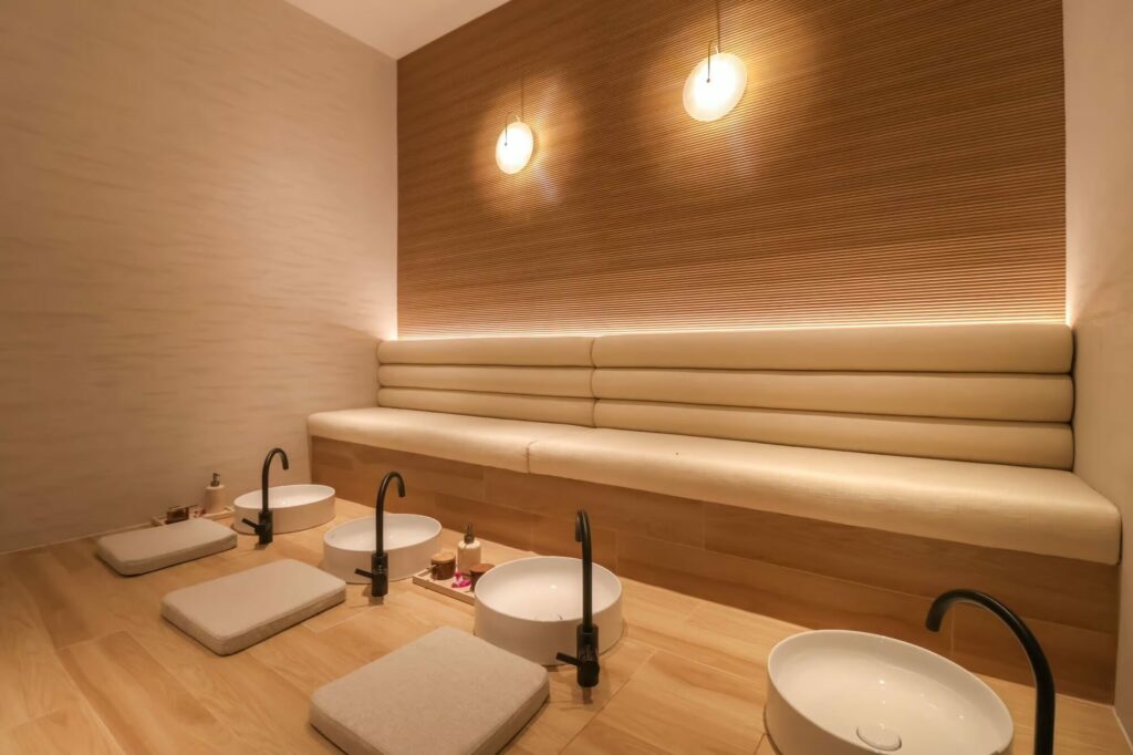 makkha-spa pedicure-station spa-interior-design foot-soak-area