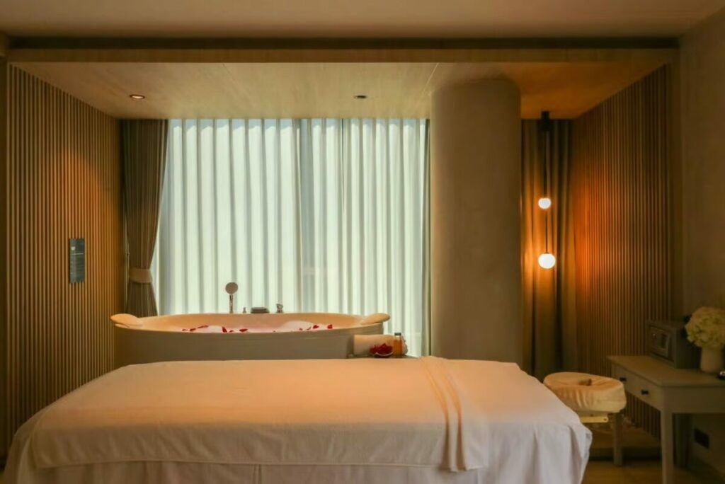 makkha-spa spa-room massage-table luxury-bath