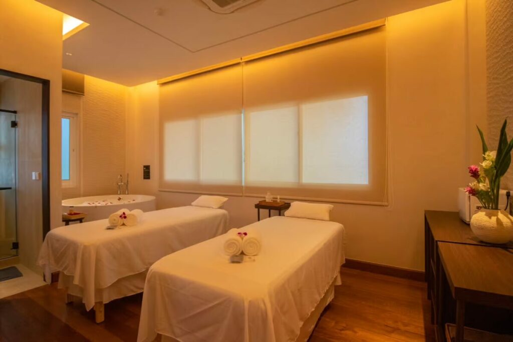 makkha-spa spa-room massage-tables luxury-wellness