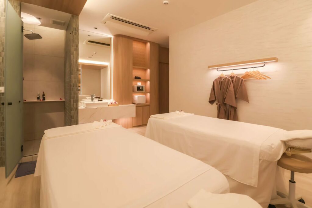 makkha-spa spa-room massage-tables wellness-center