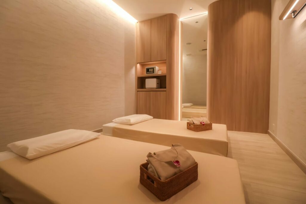 makkha-spa spa-treatment-room massage-beds wellness-center