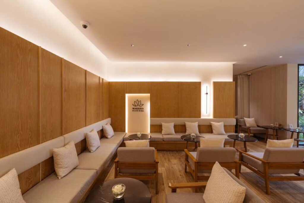 makkha-spa spa-waiting-area modern-interior-design wooden-paneling