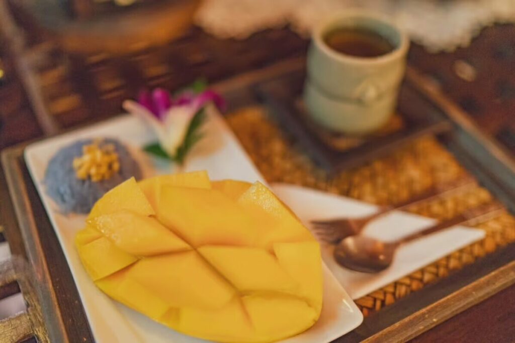 makkha-spa mango-sticky-rice thai-dessert tropical-food