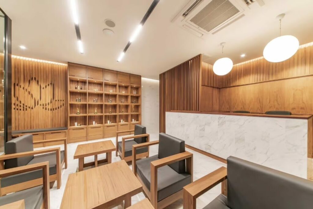 makkha-spa spa-reception waiting-area wood-interior-design