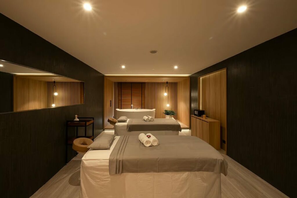makkha-spa spa-treatment-room couples-massage luxury-wellness