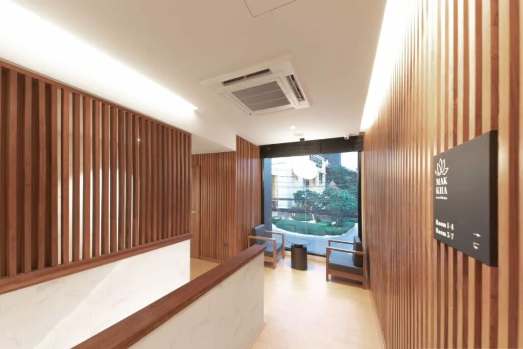 makkha-spa wood-slat-wall interior-hallway modern-design