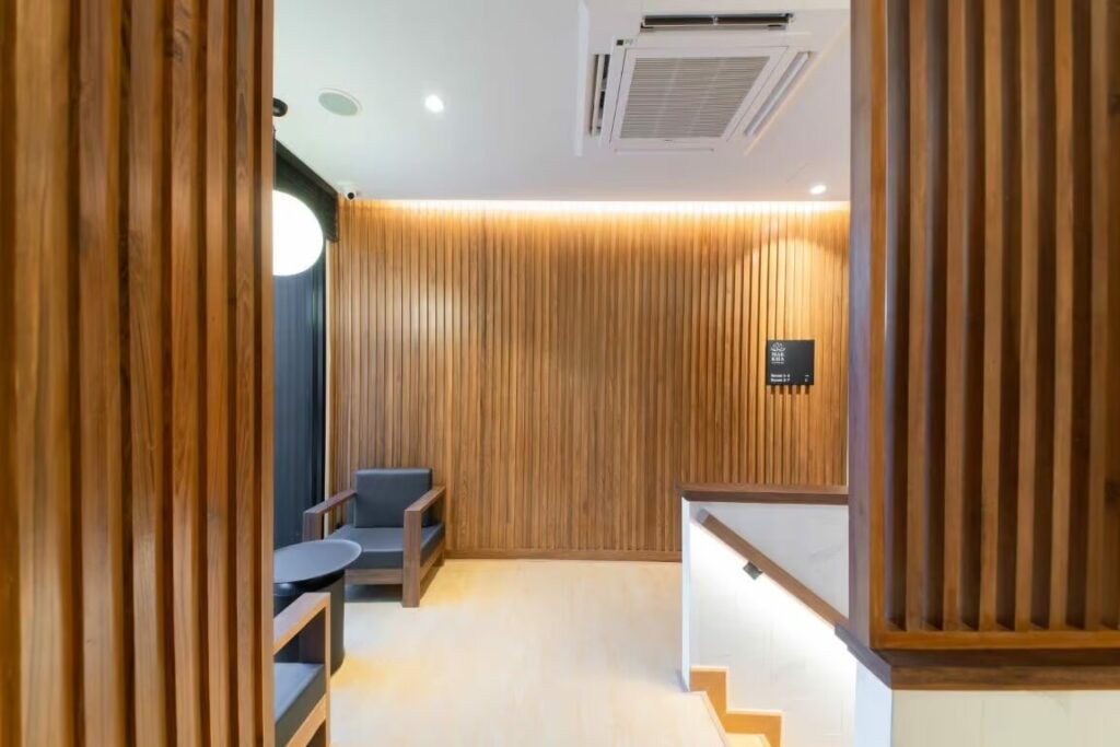 makkha-spa wood-slat-wall modern-interior waiting-area
