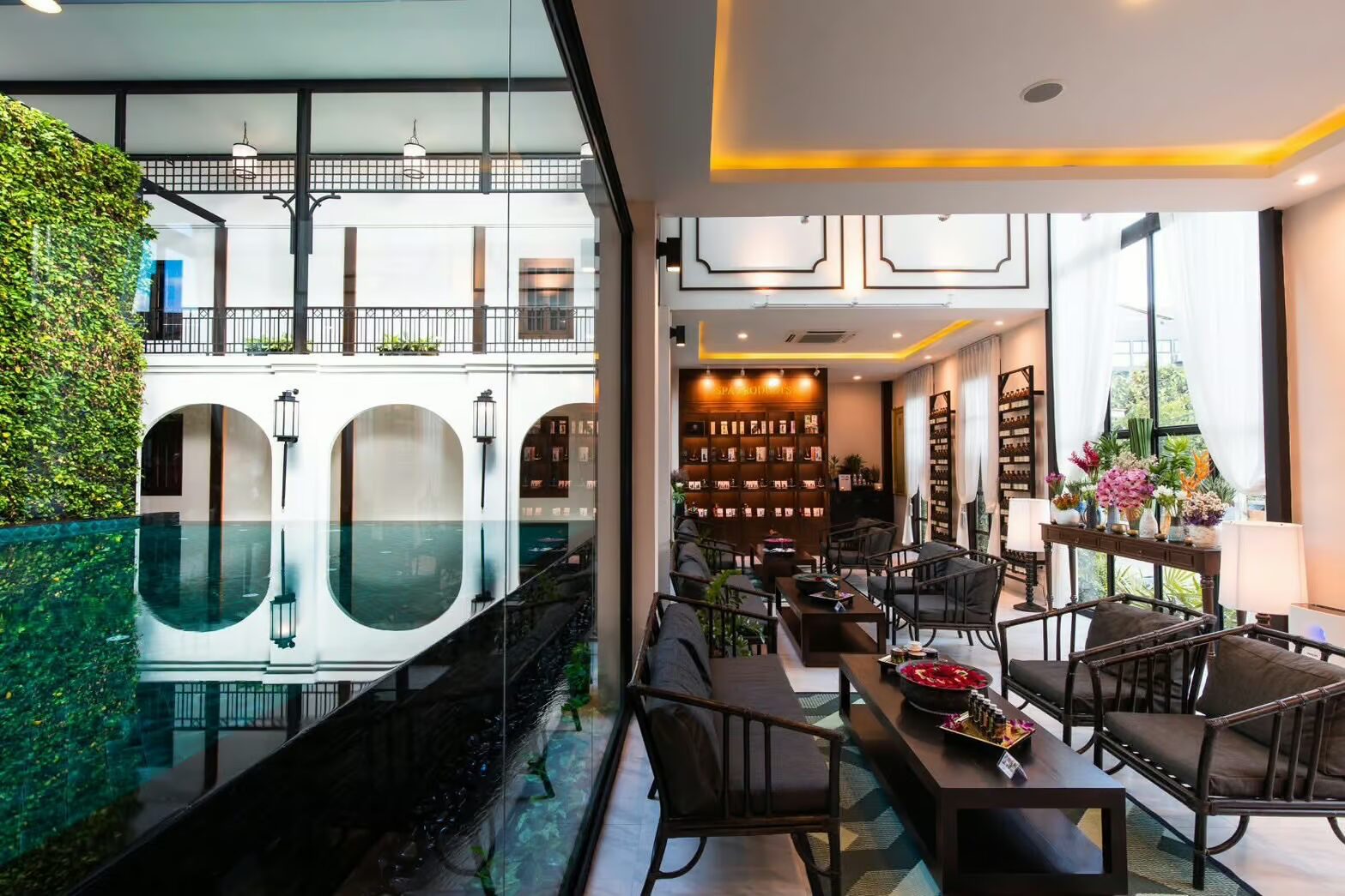 makkha-spa spa-lounge luxury-resort indoor-pool