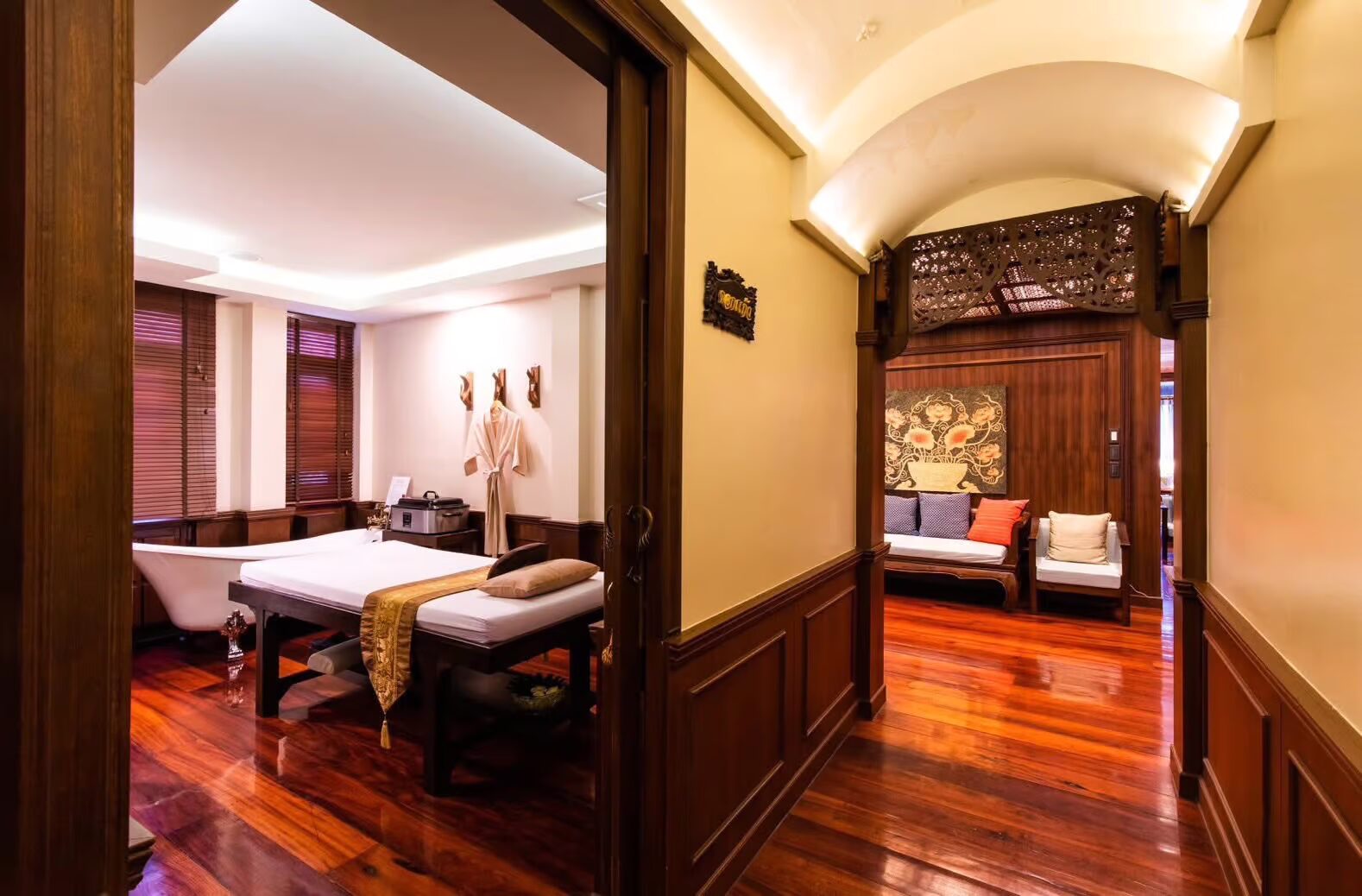 makkha-spa spa-room massage-table luxury-resort