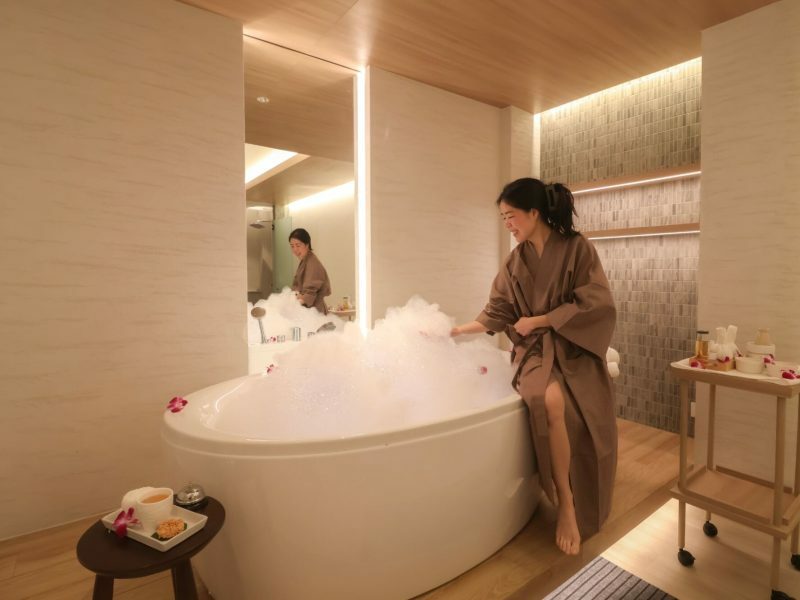 makkha-spa bubble-bath spa-resort luxury-bathroom