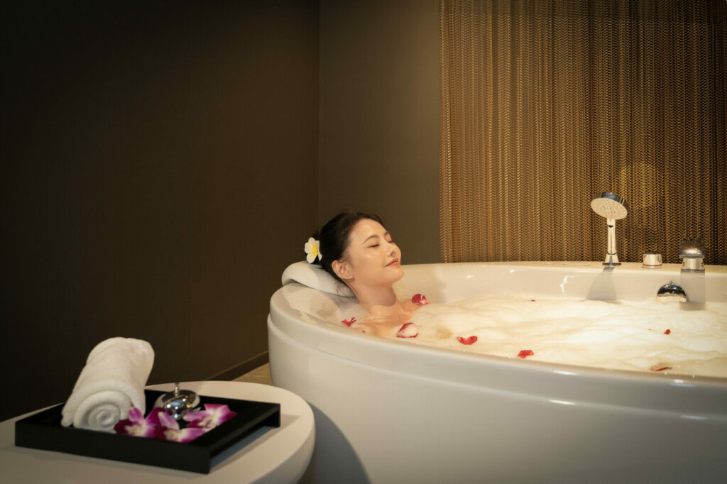 makkha-spa spa-bath relaxation luxury-bathtub